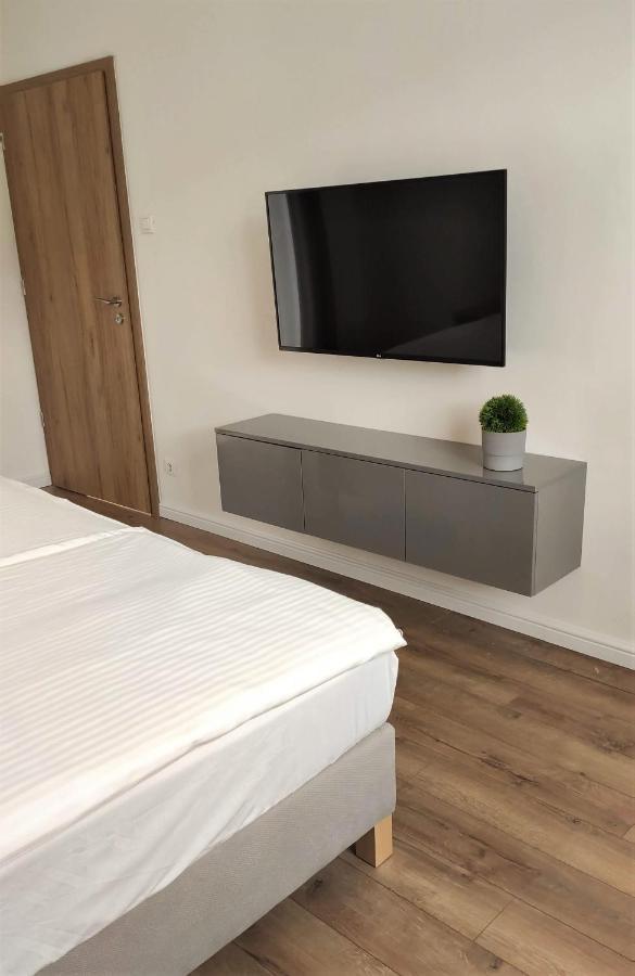 Helena Studio Apartman Шіофок Екстер'єр фото