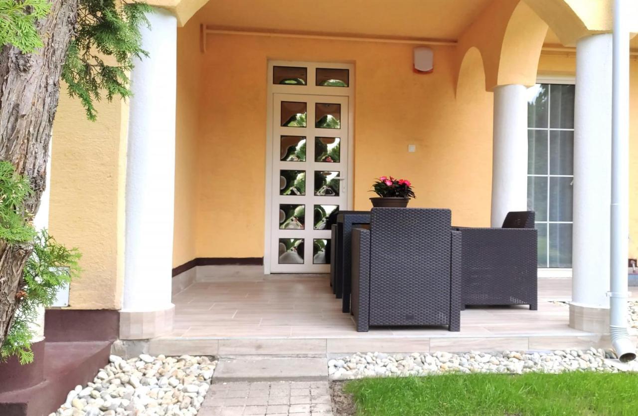 Helena Studio Apartman Шіофок Екстер'єр фото