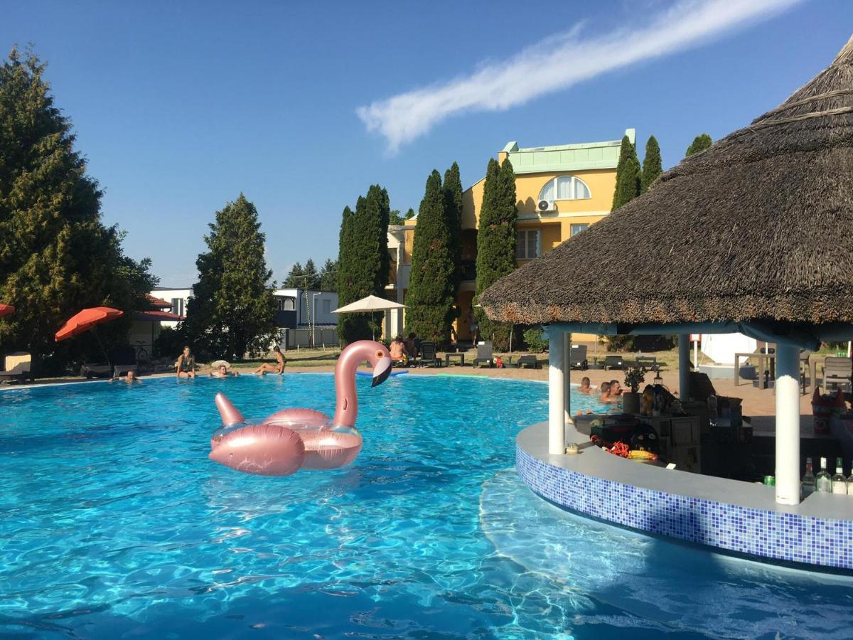 Helena Studio Apartman Шіофок Екстер'єр фото